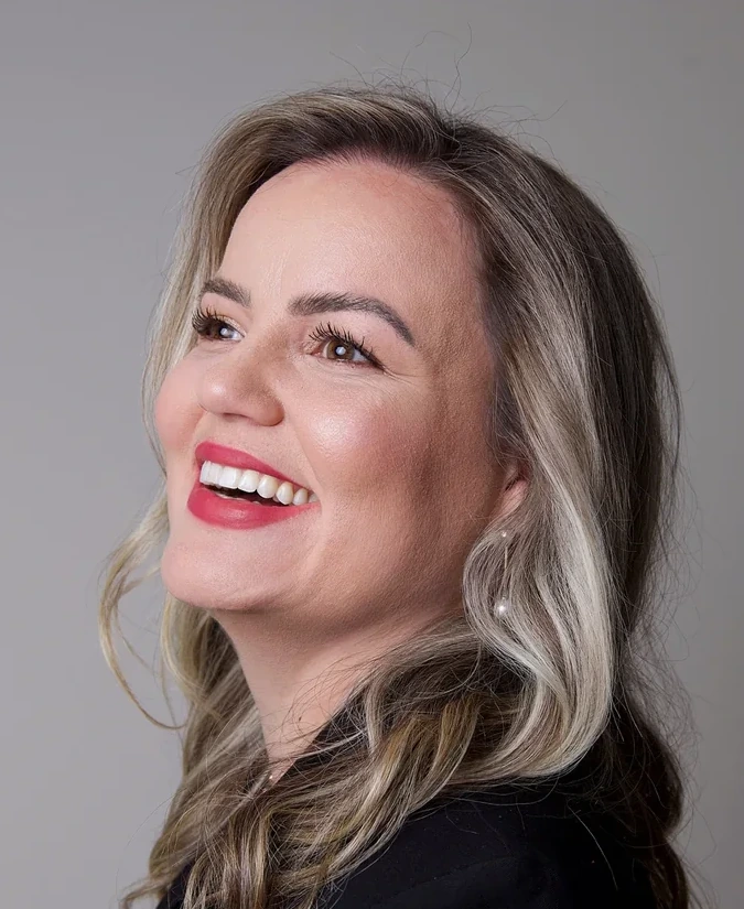 Suelen Melo Champion — Corretora de Imóveis em Maringá